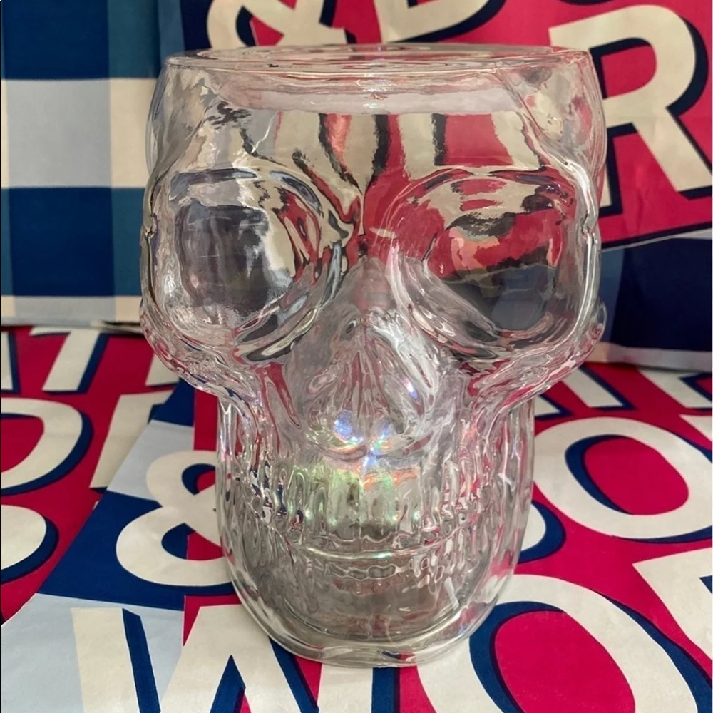 Bath & Body Works Halloween light up skull 3- Wick